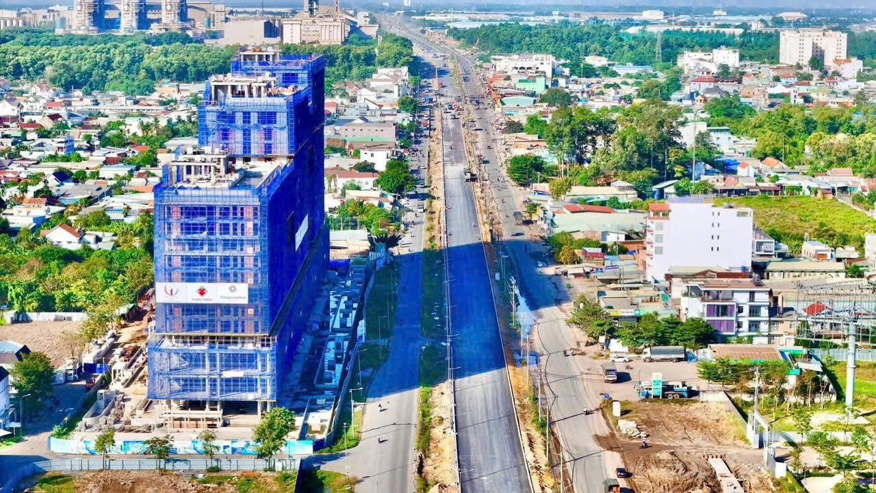 Block Galaxy dự kiến bàn giao quý 4/2026 đón dòng khách sân bay Long Thành đã ổn định từ đầu năm, khai thác ngay không chờ đợi. Block Galaxy dự kiến bàn giao quý 4/2026 đón dòng khách sân bay Long Thành đã ổn định từ đầu năm, khai thác ngay không chờ đợi.