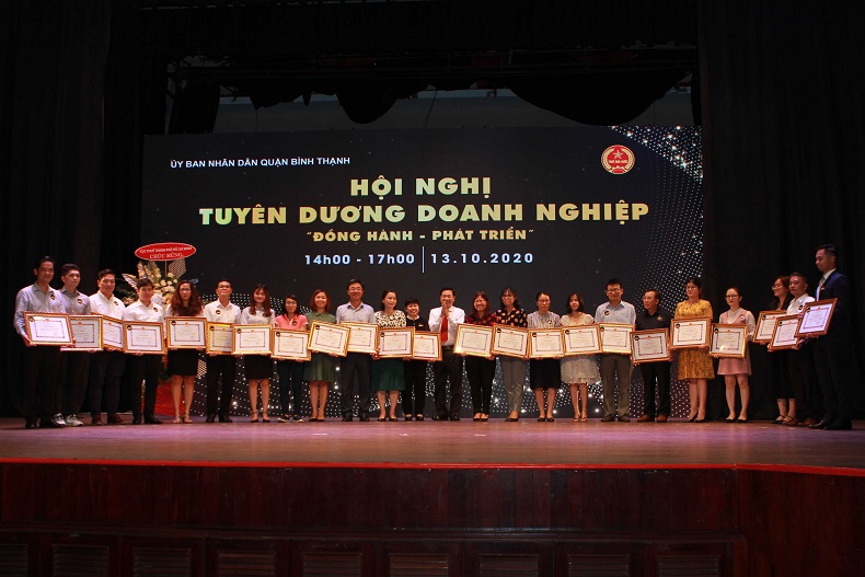 Ctcp Địa Ốc Thăng Long và Ctcp Hưng Phú Invest xuất sắc nhận tuyên dương của ubnd quận Bình Thạnh