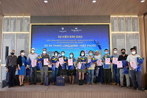 Thang Long Real Group bàn giao sổ hồng cho cư dân dự án Thang Long Home – Hiệp Phước