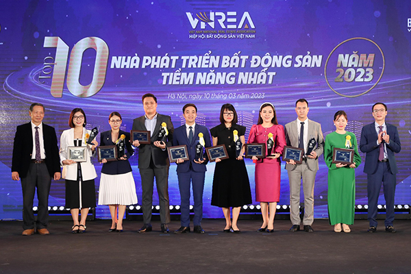 Thang Long Real Group vinh dự đạt 2 giải thưởng tại lễ trao giải thương hiệu bất động sản dẫn đầu 2022-2023